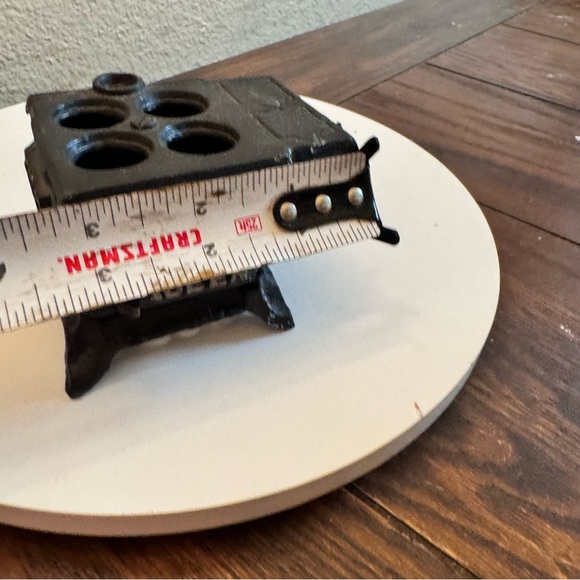 Queen Vintage Miniature Cast Iron Toy Stove Base dollhouse furniture - Picture 6 of 7